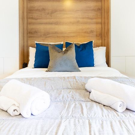 Central City Charm: Pet-Friendly Studio Christchurch Buitenkant foto